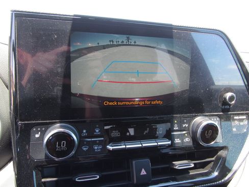 Used 2023 Toyota Highlander XSE FWD image 21