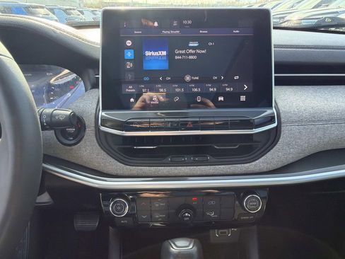 Used 2022 Jeep Compass Latitude w/ Sun and Sound Group AWD/4WD image 32