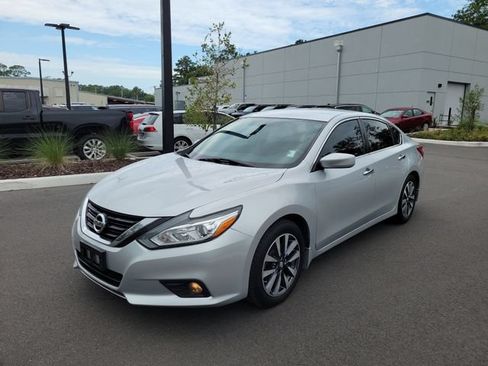 Used 2017 Nissan Altima 2.5 SV FWD image 4