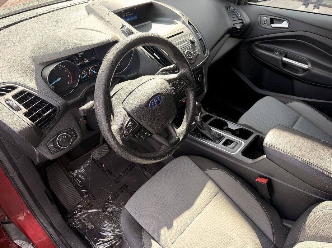 Used 2017 Ford Escape SE AWD/4WD image 12