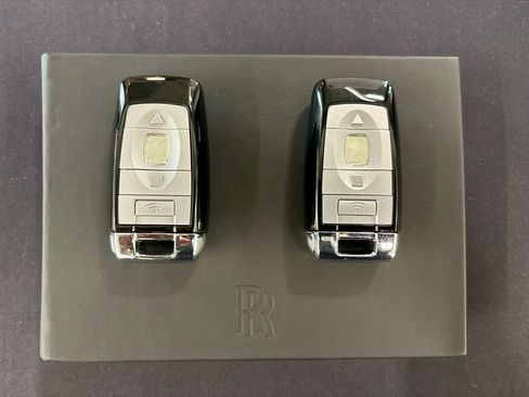 Used 2020 Rolls-Royce Wraith RWD image 28
