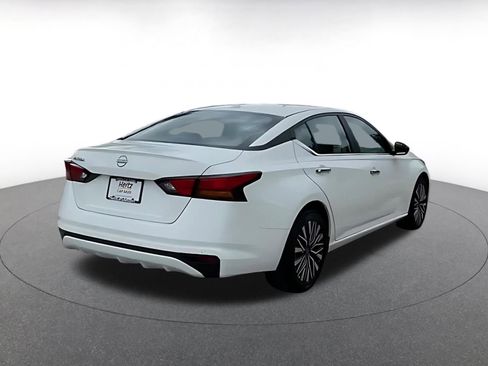 Used 2025 Nissan Altima 2.5 SV image 14