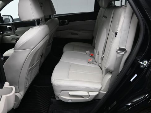Certified 2025 Kia Sorento S AWD/4WD image 13