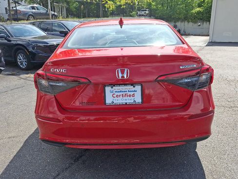 Certified 2024 Honda Civic Touring image 5