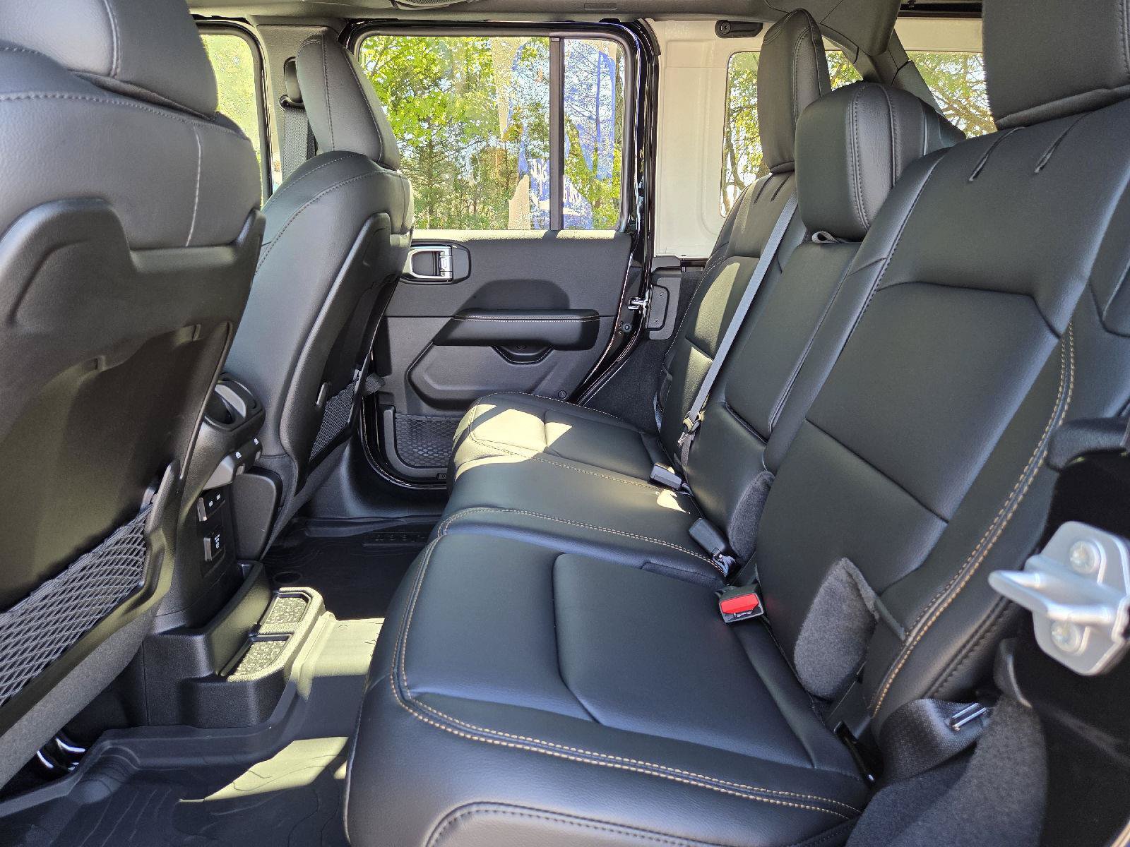 New 2027 Jeep Wrangler Unlimited Sahara AWD/4WD image 29