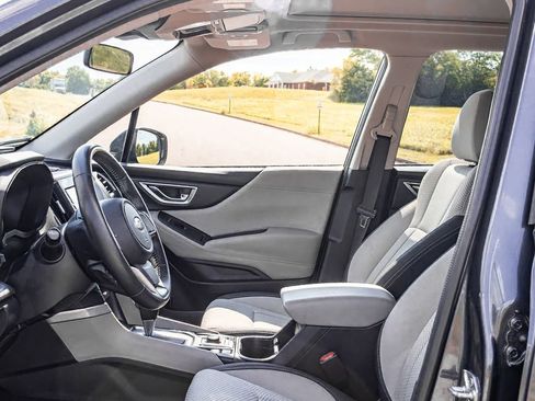 Used 2023 Subaru Forester Premium image 18