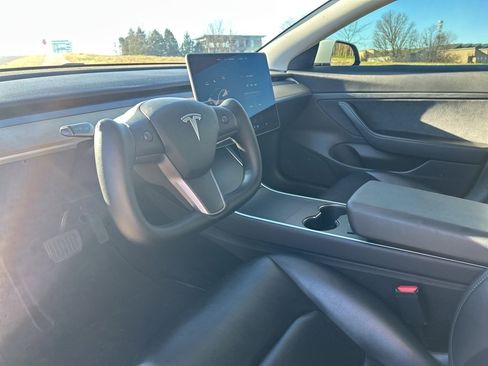 Used 2020 Tesla Model 3 Standard Range image 11