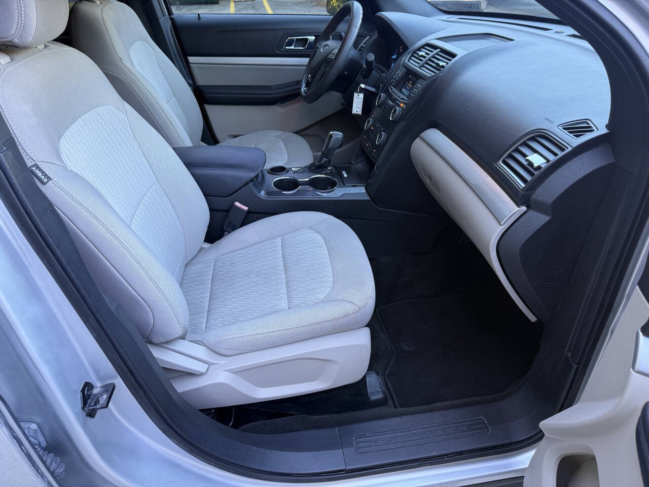 Used 2018 Ford Explorer FWD image 14