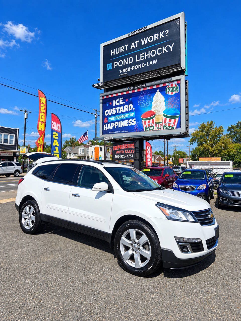 Used 2017 Chevrolet Traverse LT w/ Style and Technology Package AWD/4WD image 2