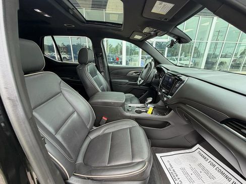 Used 2023 Chevrolet Traverse Premier w/ Redline Edition FWD image 13