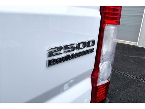 Used 2025 RAM ProMaster 2500 w/ Convenience Group image 8