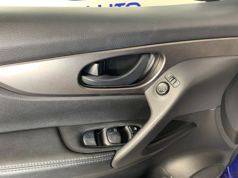 Used 2020 Nissan Rogue Sport S FWD image 14