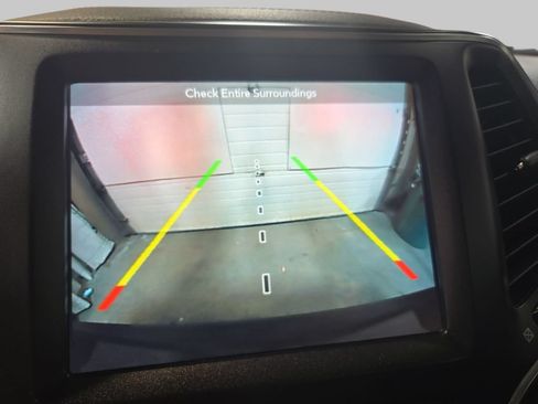 Used 2019 Jeep Cherokee Trailhawk w/ Cold Weather Group AWD/4WD image 26