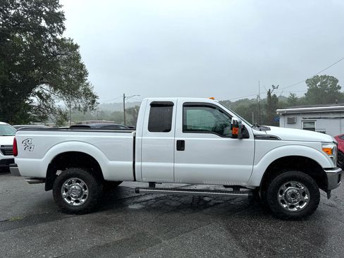 Used 2016 Ford F250 XLT w/ XLT Premium Package image 4