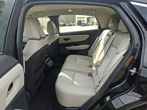 Used 2023 Nissan Ariya FWD image 10