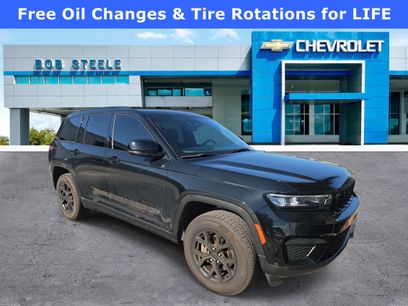 Used 2024 Jeep Grand Cherokee Altitude