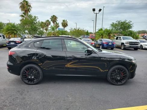 Used 2019 Maserati Levante AWD/4WD image 6