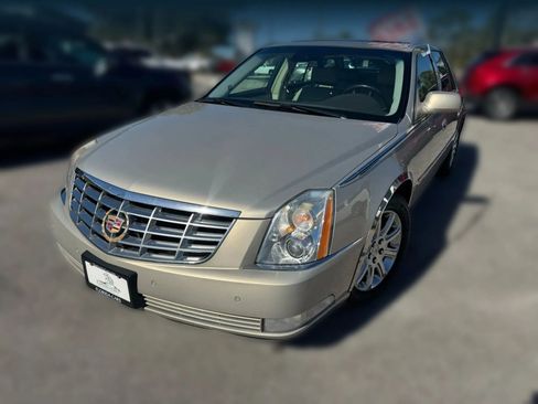 Used 2008 Cadillac DTS image 2