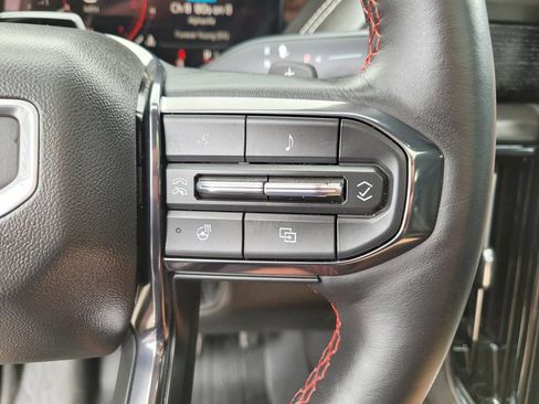 Used 2025 GMC Yukon AT4 Ultimate w/ LPO, Floor Liner Package AWD/4WD image 33