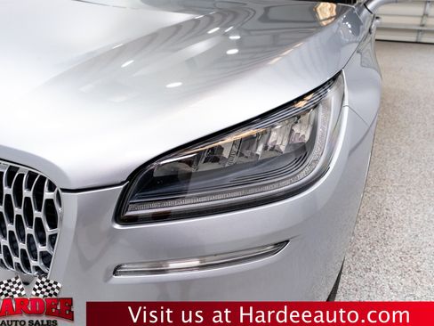 Used 2021 Lincoln Corsair AWD w/ Premium Package image 8