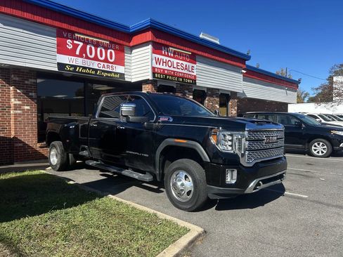 Used 2020 GMC Sierra 3500 Denali w/ Denali Ultimate Package image 18