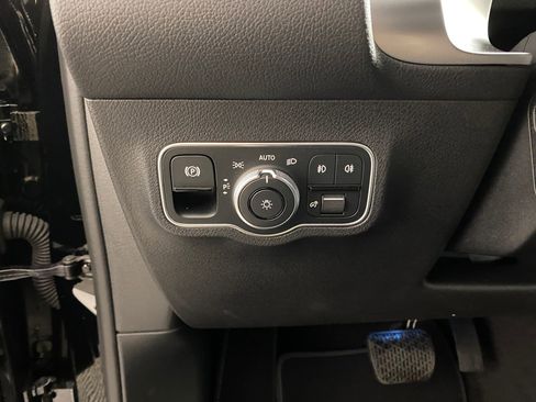 New 2025 Mercedes-Benz GLB 250 4MATIC image 17