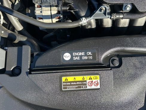 Used 2023 Toyota Corolla SE w/ SE Premium Package image 12