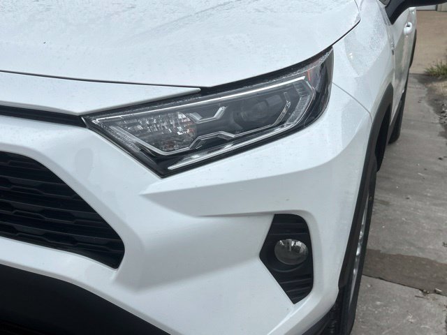 Used 2021 Toyota RAV4 XLE AWD/4WD image 9