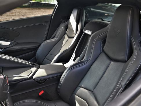 Used 2023 Chevrolet Corvette Stingray Coupe w/ Z51 Performance Package image 10