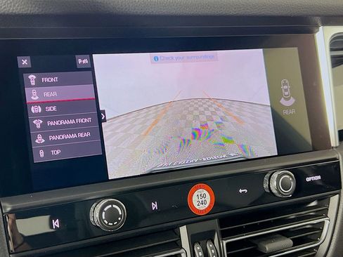 New 2026 Porsche Macan image 17