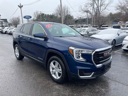 Used 2022 GMC Terrain SLE image 8