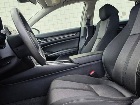 Used 2020 Honda Accord EX image 11