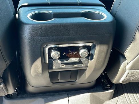 New 2026 GMC Yukon Elevation image 17