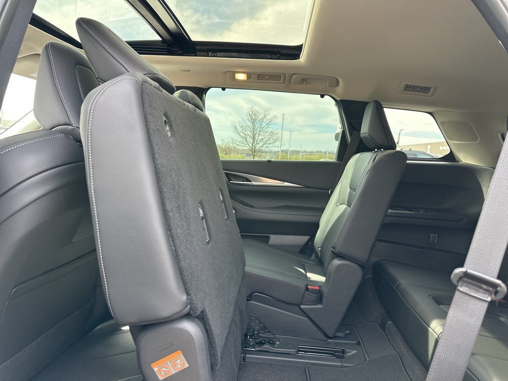 Certified 2026 INFINITI QX60 Luxe w/ Cargo Package AWD/4WD image 37
