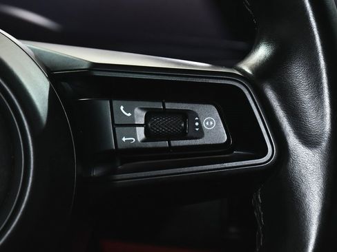 Used 2022 Porsche Taycan image 33