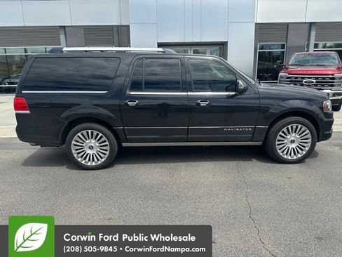 Used 2015 Lincoln Navigator L 4WD w/ Equipment Group 101A Reserve image 8