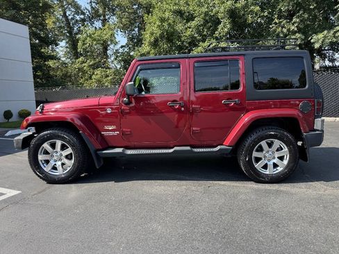 Used 2013 Jeep Wrangler Unlimited Sahara w/ Connectivity Group AWD/4WD image 2