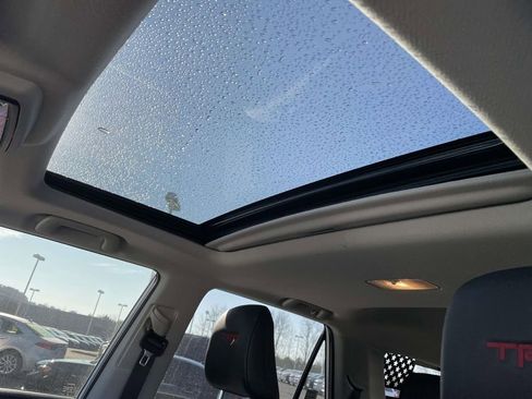 Used 2024 Toyota 4Runner TRD Off-Road Premium image 31