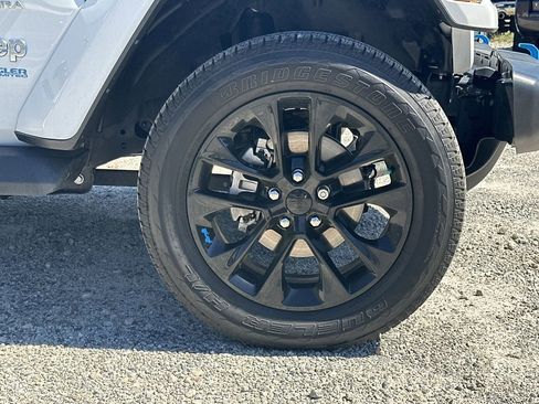 Used 2022 Jeep Wrangler Unlimited Sahara image 13