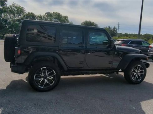 Used 2025 Jeep Wrangler Sport S w/ Convenience Group image 29