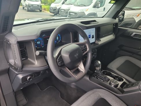 Used 2025 Ford Bronco 4-Door AWD/4WD image 18