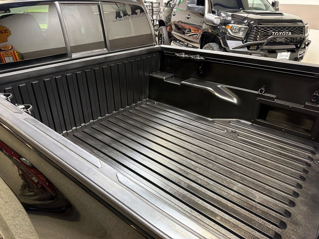 Used 2020 Toyota Tacoma SR5 RWD image 49
