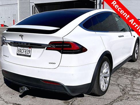 Used 2017 Tesla Model X 100D image 4