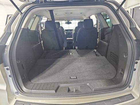 Used 2015 Chevrolet Traverse LT w/ Style and Technology Package AWD/4WD image 18