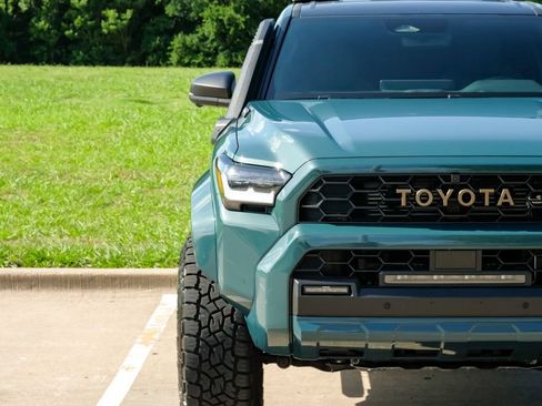 Used 2025 Toyota 4Runner Trailhunter AWD/4WD image 58