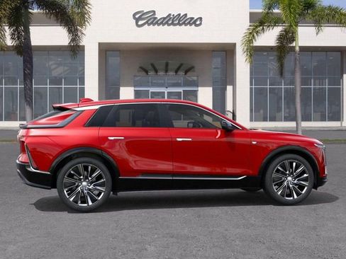 New 2025 Cadillac Lyriq Luxury image 5