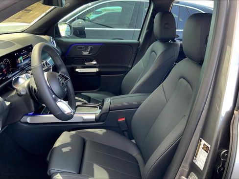 New 2025 Mercedes-Benz GLB 250 image 17