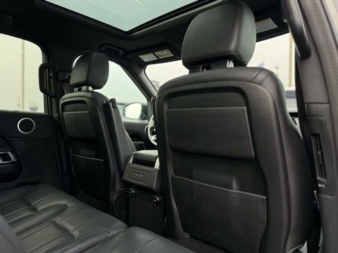 Used 2018 Land Rover Discovery SE image 22