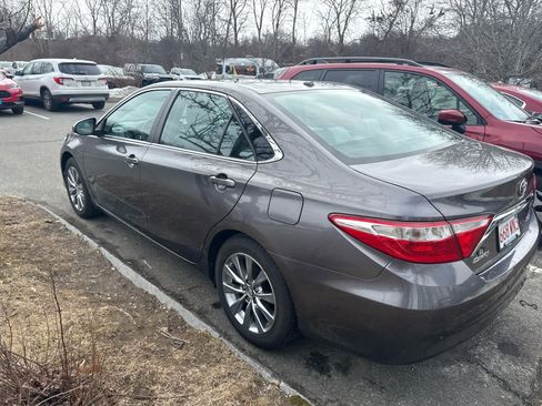 Used 2017 Toyota Camry XLE w/ Convenience Package image 10