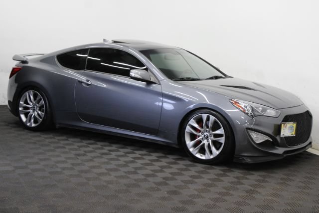 Used 2016 Hyundai Genesis Coupe 3.8 RWD image 3